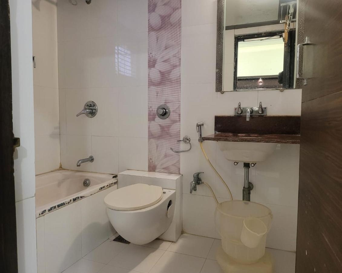 Golden Plaza Otel Amhedabad Dış mekan fotoğraf