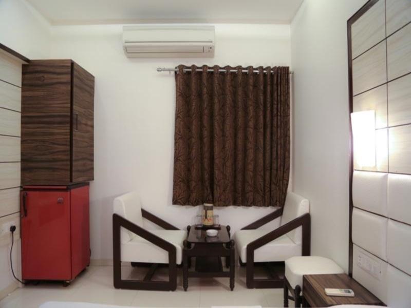 Golden Plaza Otel Amhedabad Dış mekan fotoğraf